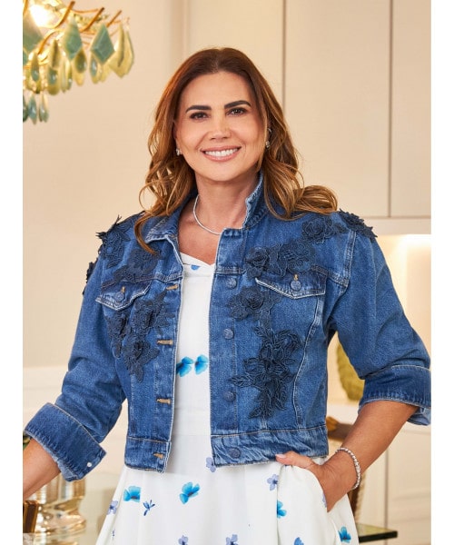 Jaqueta Jeans Com Aplicação em Flor Luzia Fazzolli